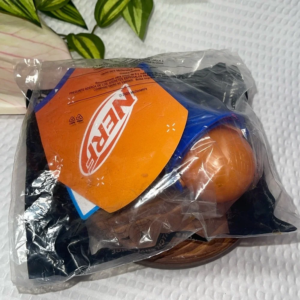2009 McDonald's Happy Meal Toy - Range Launcher #8 - New Sealed